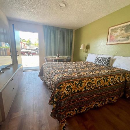 Regency Inn Lakeport Bagian luar foto