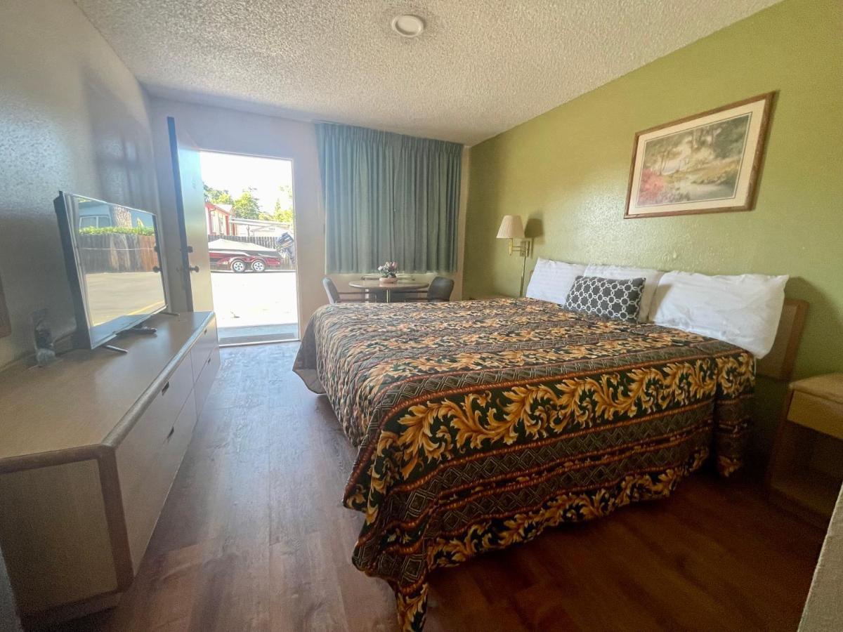 Regency Inn Lakeport Bagian luar foto