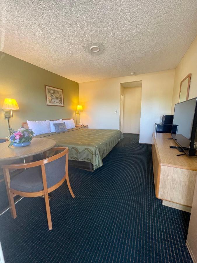 Regency Inn Lakeport Bagian luar foto