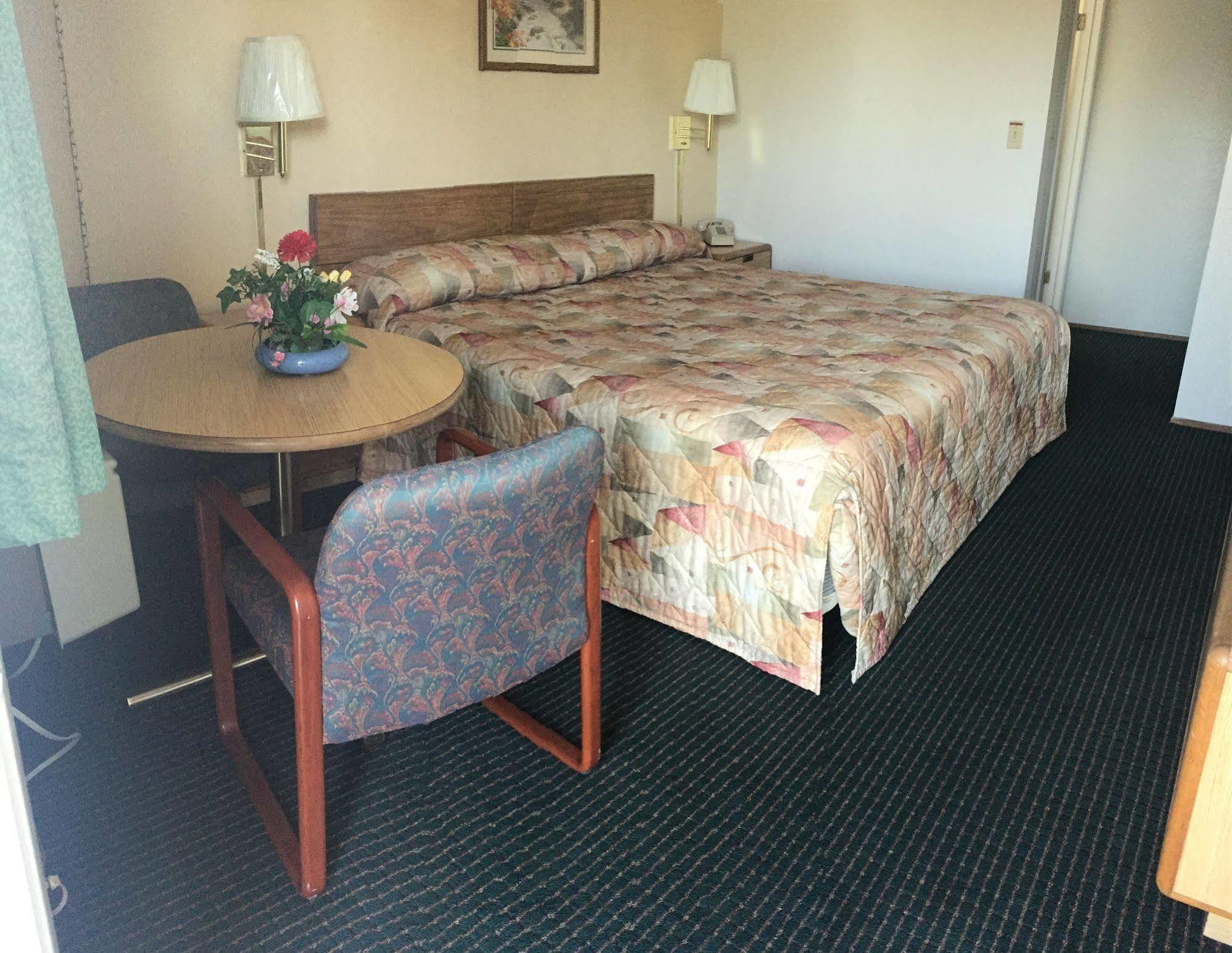 Regency Inn Lakeport Bagian luar foto