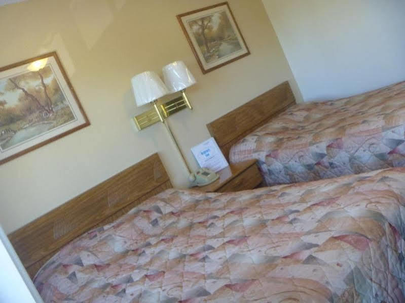 Regency Inn Lakeport Bagian luar foto